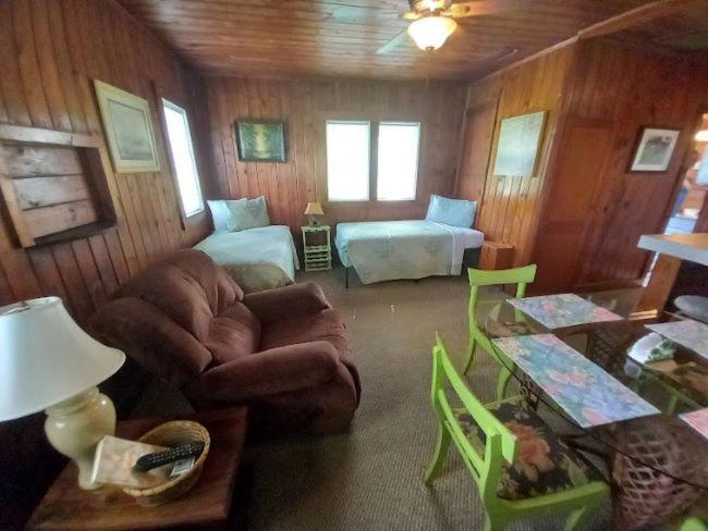 Stegbone'S Fish Camp And Resort Satsuma Εξωτερικό φωτογραφία